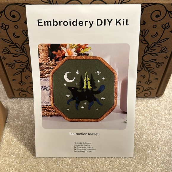 FAIRYLOOT Forest Grimm embroidery kit - Picture 2 of 4